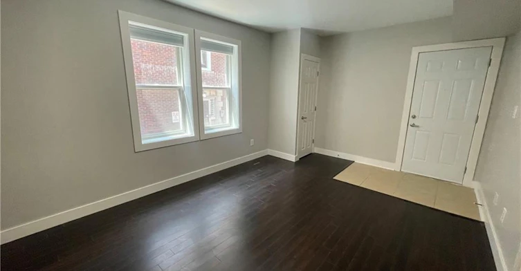 202-1544 King Street E, Hamilton, ON, L8K 1S9 - 5