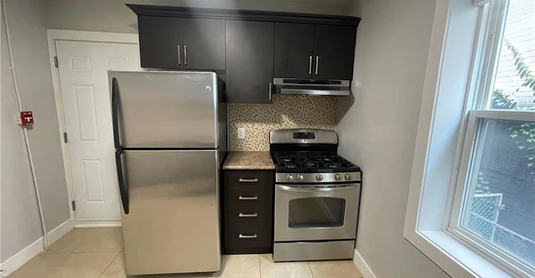 202-1544 King Street E, Hamilton, ON, L8K 1S9 - 4