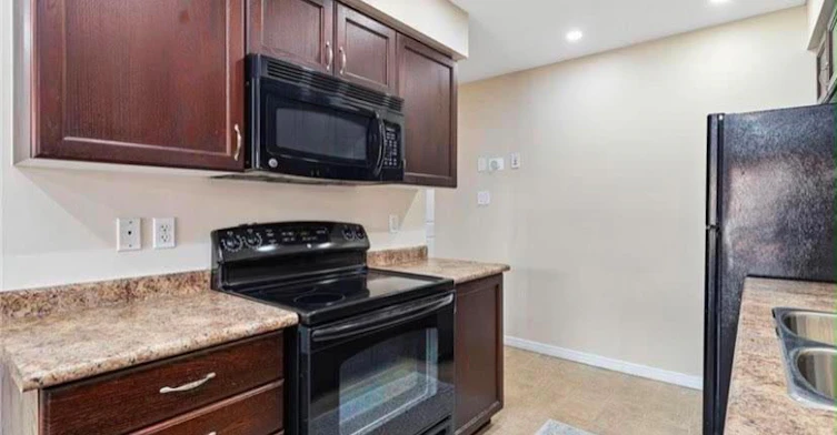 A8-20 David Bergey Drive, Kitchener, ON, N2E 0B1 - 7