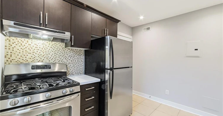 301-1544 King Street E, Hamilton, ON, L8K 1S9 - 2