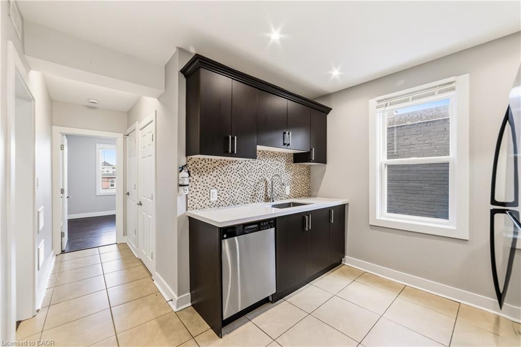 301-1544 King Street E, Hamilton, ON, L8K 1S9