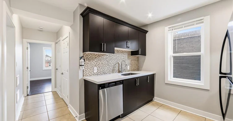 301-1544 King Street E, Hamilton, ON, L8K 1S9