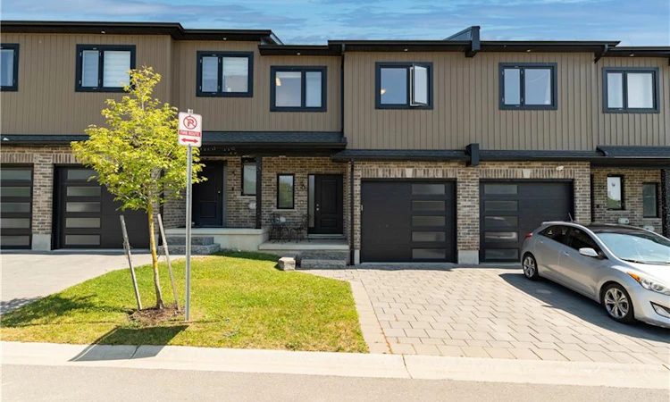 18-811 Sarnia Road