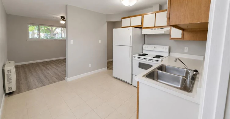 12-15 Empire Street, Welland, ON, L3B 2L3 - 4