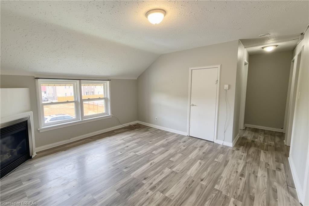 1-301 Campbell Street, Brantford, ON, N3S 5B6 - 3