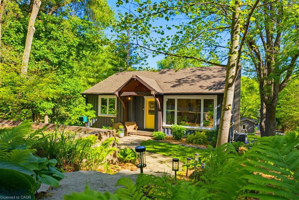 1131 Old Governor's Road, Hamilton, ON, L9H 5E3