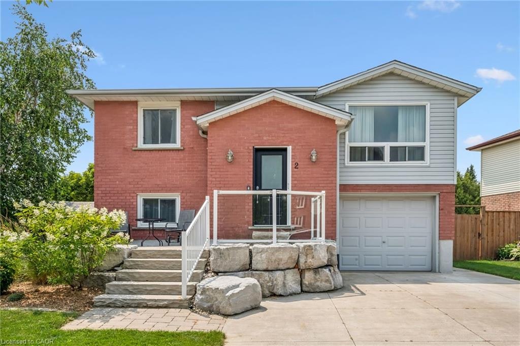 2 Newbury Drive, Kitchener, ON, N2N 2W7