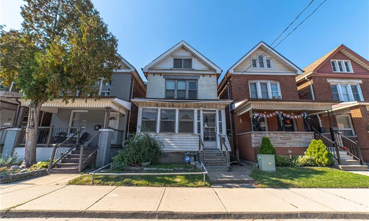 35 Sherman Avenue N