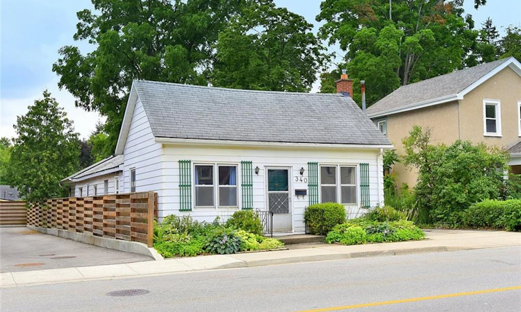 340 King Street W