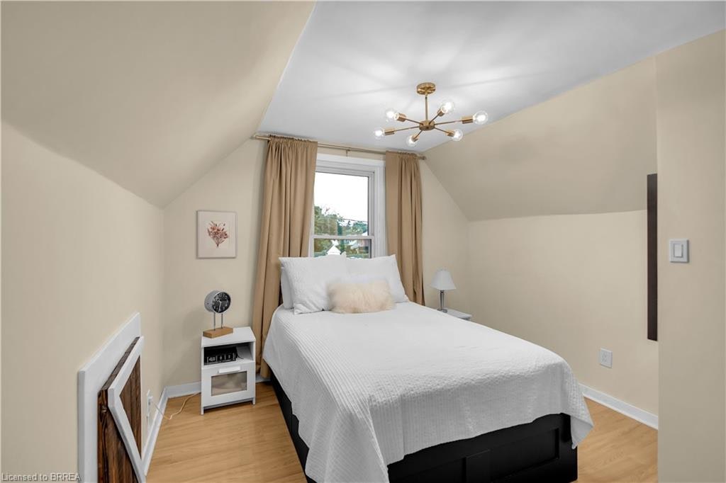 10 Bishop Street, Brantford, ON, N3S 1L9 - 20