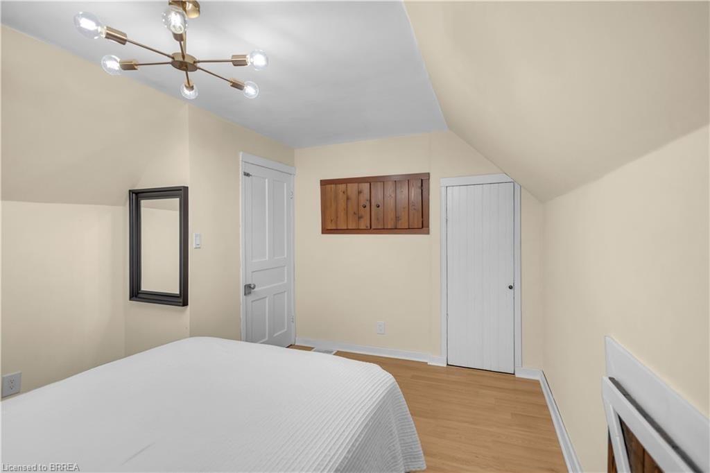10 Bishop Street, Brantford, ON, N3S 1L9 - 21