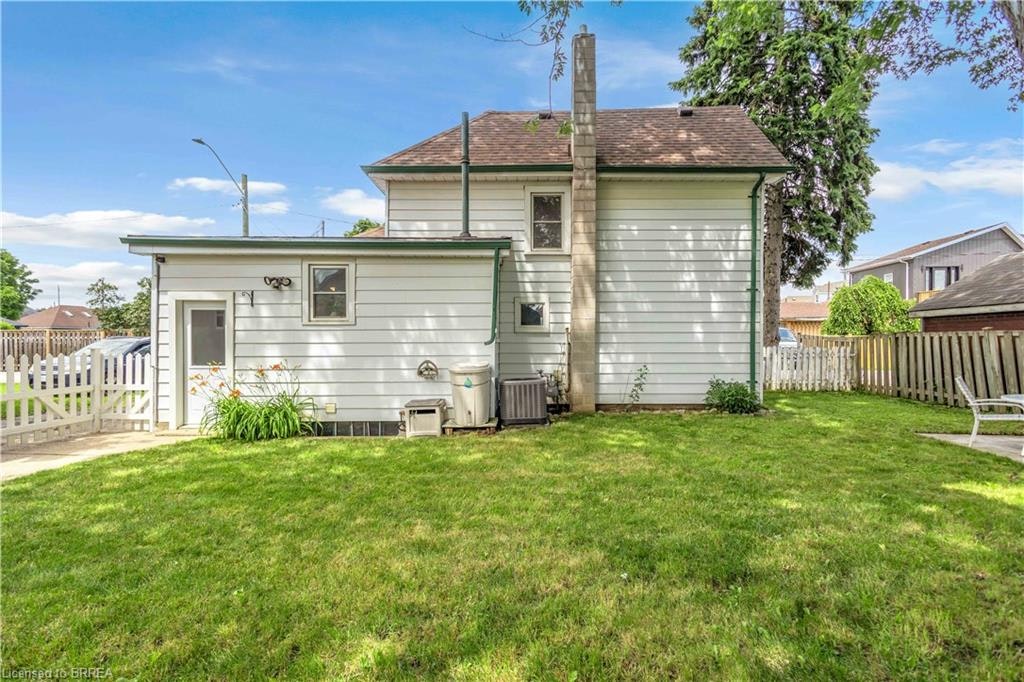 10 Bishop Street, Brantford, ON, N3S 1L9 - 29