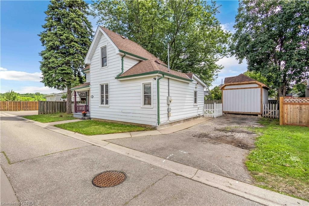 10 Bishop Street, Brantford, ON, N3S 1L9 - 3