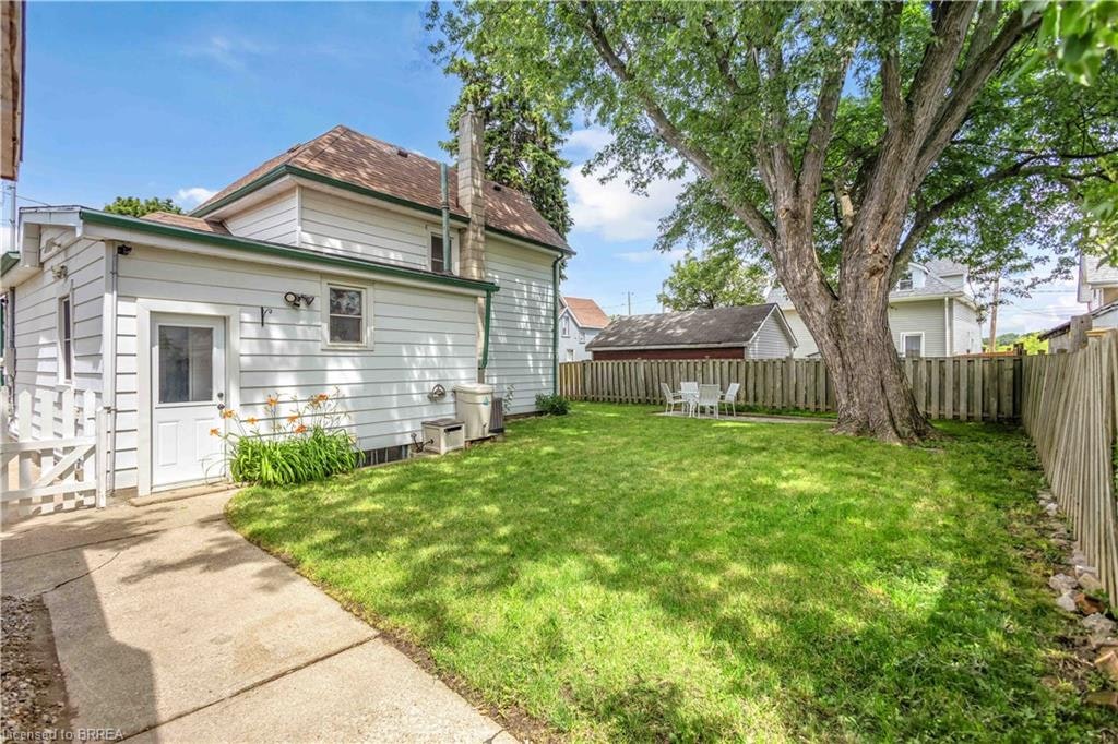 10 Bishop Street, Brantford, ON, N3S 1L9 - 28