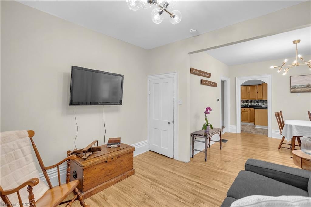 10 Bishop Street, Brantford, ON, N3S 1L9 - 8