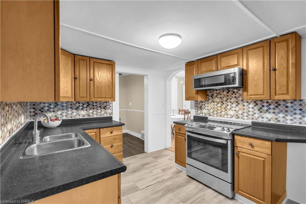 10 Bishop Street, Brantford, ON, N3S 1L9 - 12