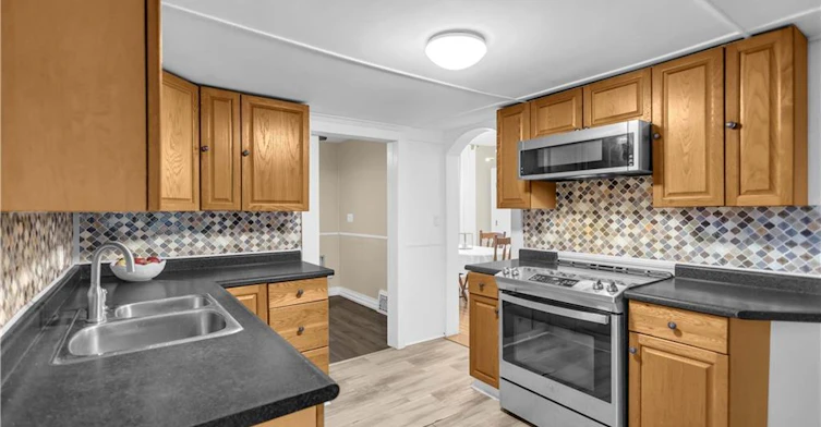 10 Bishop Street, Brantford, ON, N3S 1L9 - 12