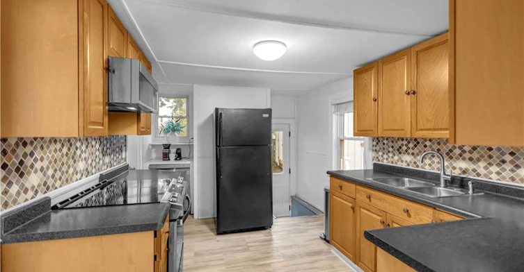 10 Bishop Street, Brantford, ON, N3S 1L9 - 10
