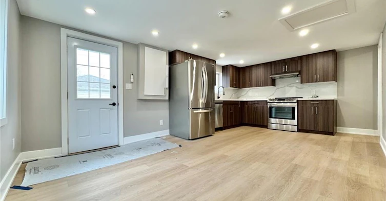 4-53 Martin Road, Hamilton, ON, L8K 3N4