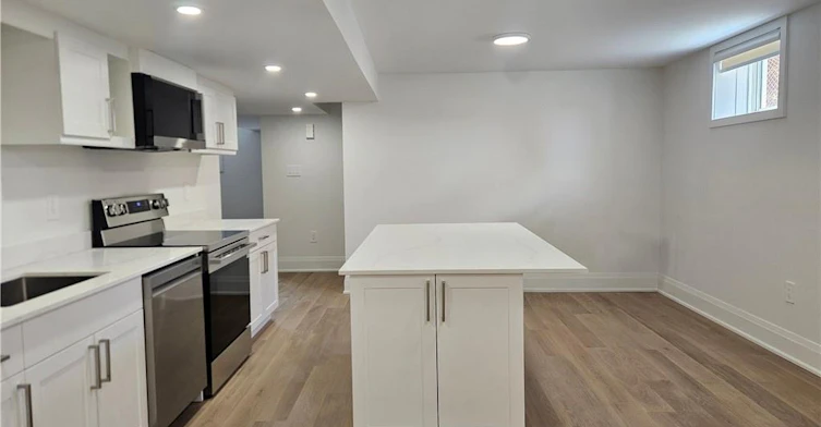 LOWER-115 Chesley Street, Hamilton, ON, L9C 3V9 - 9