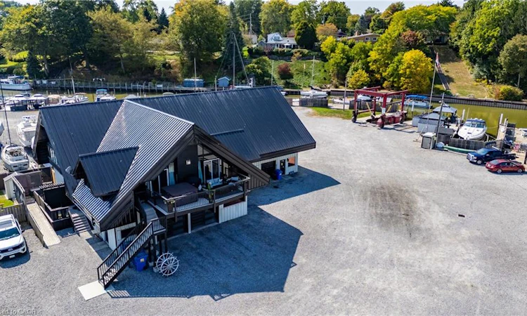 15 Jaylin Crescent