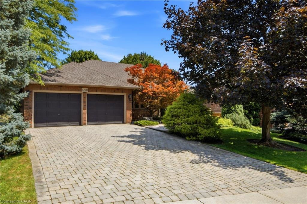 1090 Crofton Way, Burlington, ON, L7P 4W8