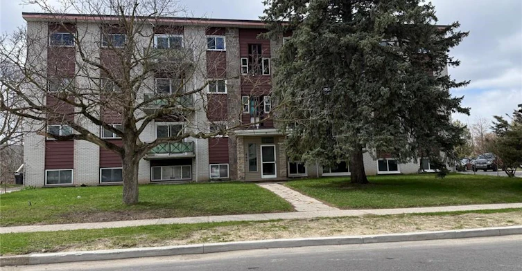 7-449 Hazel Street, Waterloo, ON, N2L 3P7