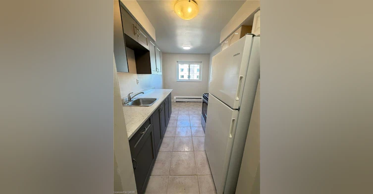 7-449 Hazel Street, Waterloo, ON, N2L 3P7 - 3
