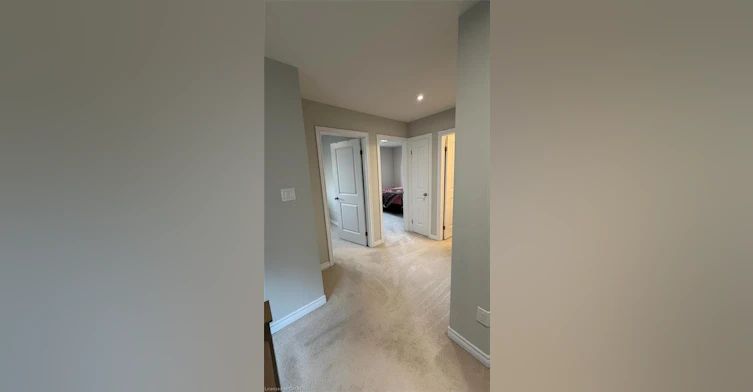 35 Pinot Crescent, Hamilton, ON, L8E 0J8 - 8