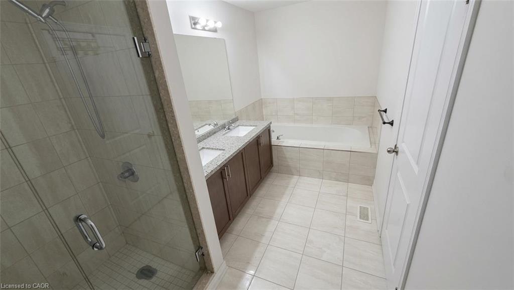 35 Pinot Crescent, Hamilton, ON, L8E 0J8 - 12