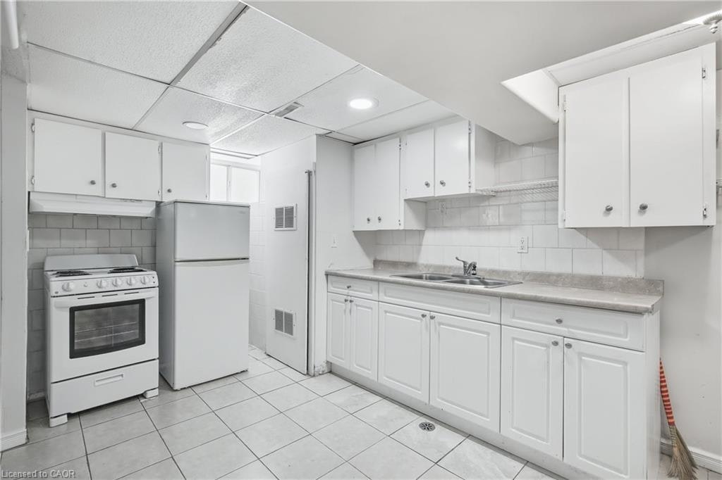 Lower-4989 Willmott Street, Niagara Falls, ON, L2E 1Z9 - 3