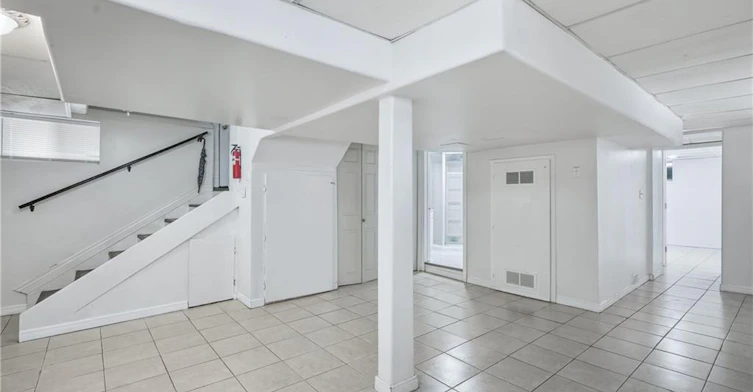 Lower-4989 Willmott Street, Niagara Falls, ON, L2E 1Z9 - 2