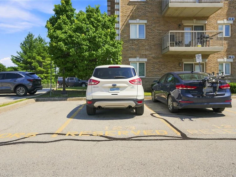 101-4016 Kilmer Drive, Burlington, ON, L7M 5A7 - 4