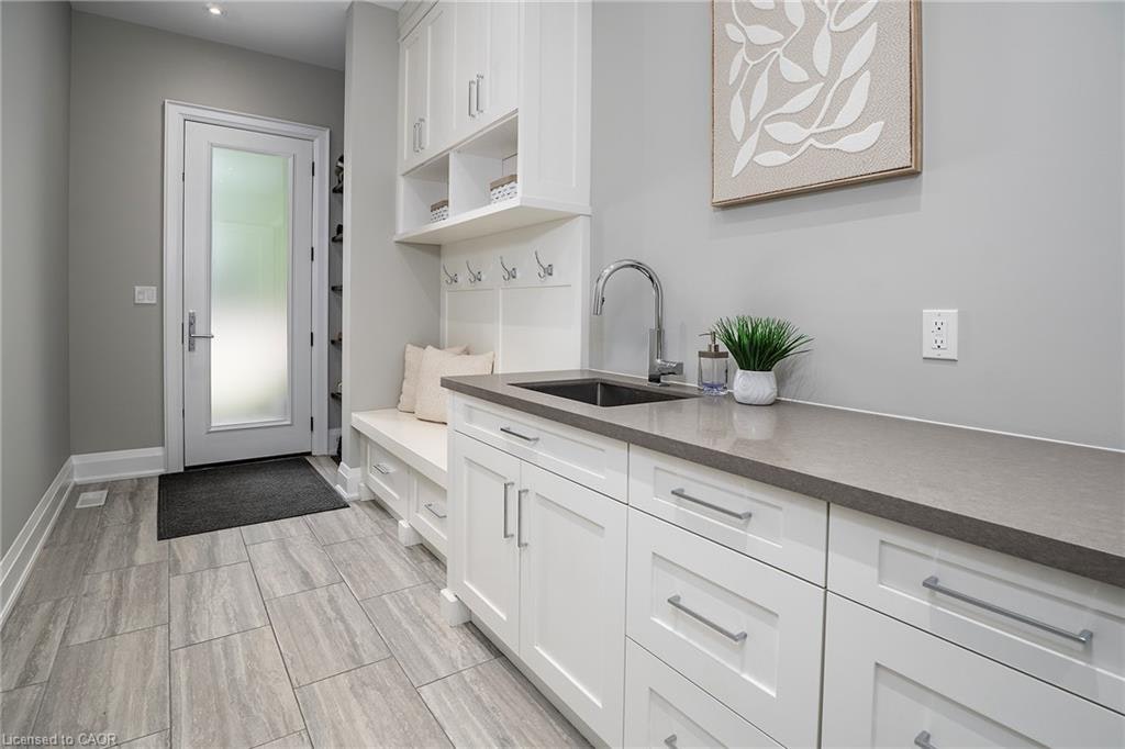 71 Lloyminn Avenue, Hamilton, ON, L9G 1H4 - 5