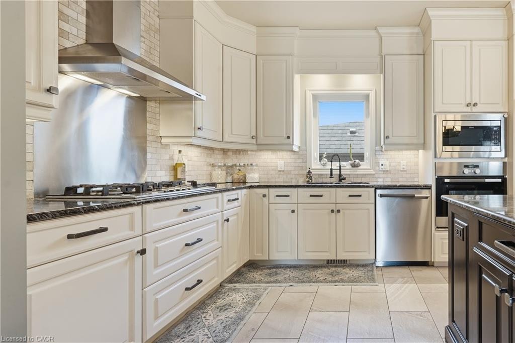 379 Michael Drive, Welland, ON, L3C 0A5 - 7
