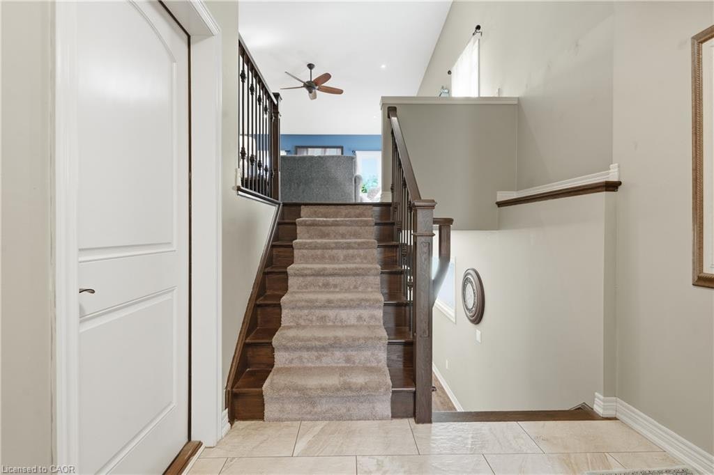 379 Michael Drive, Welland, ON, L3C 0A5 - 2
