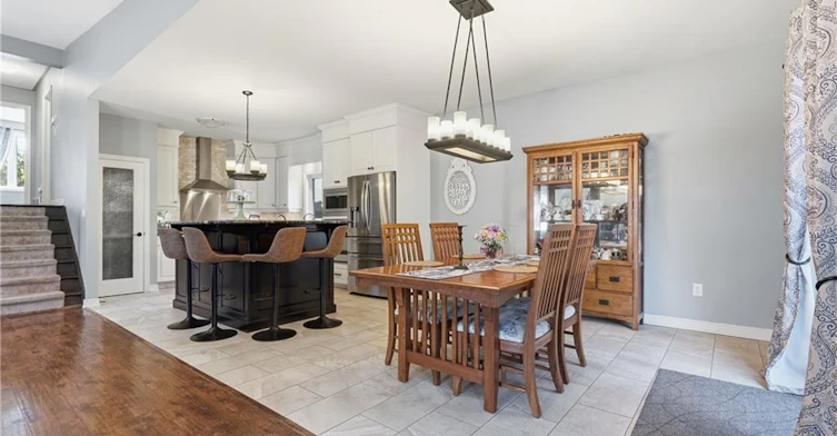 379 Michael Drive, Welland, ON, L3C 0A5 - 5