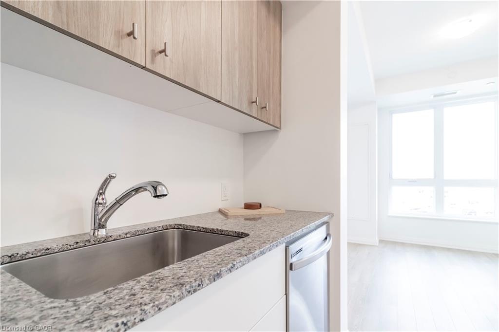 211-101 Golden Eagle Road, Waterloo, ON, N2V 1C3 - 9
