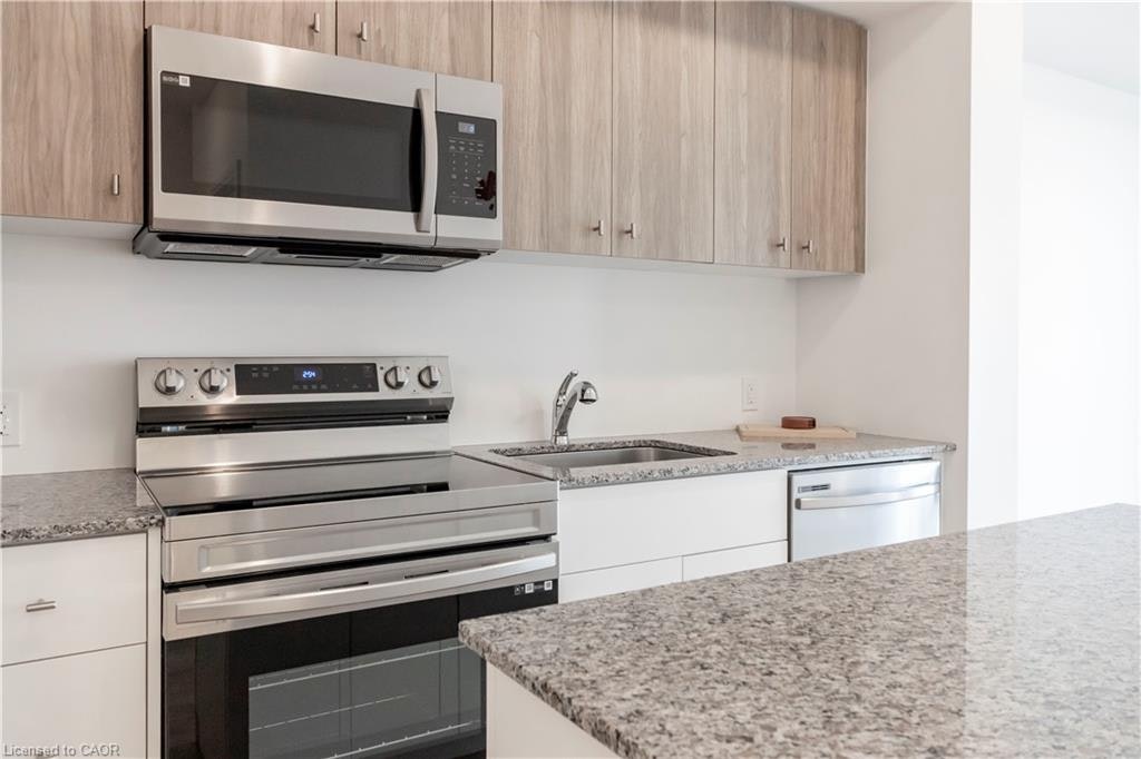 211-101 Golden Eagle Road, Waterloo, ON, N2V 1C3 - 12