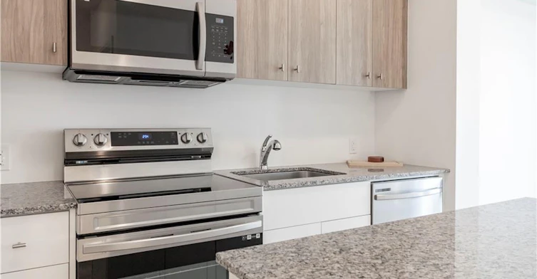 211-101 Golden Eagle Road, Waterloo, ON, N2V 1C3 - 12