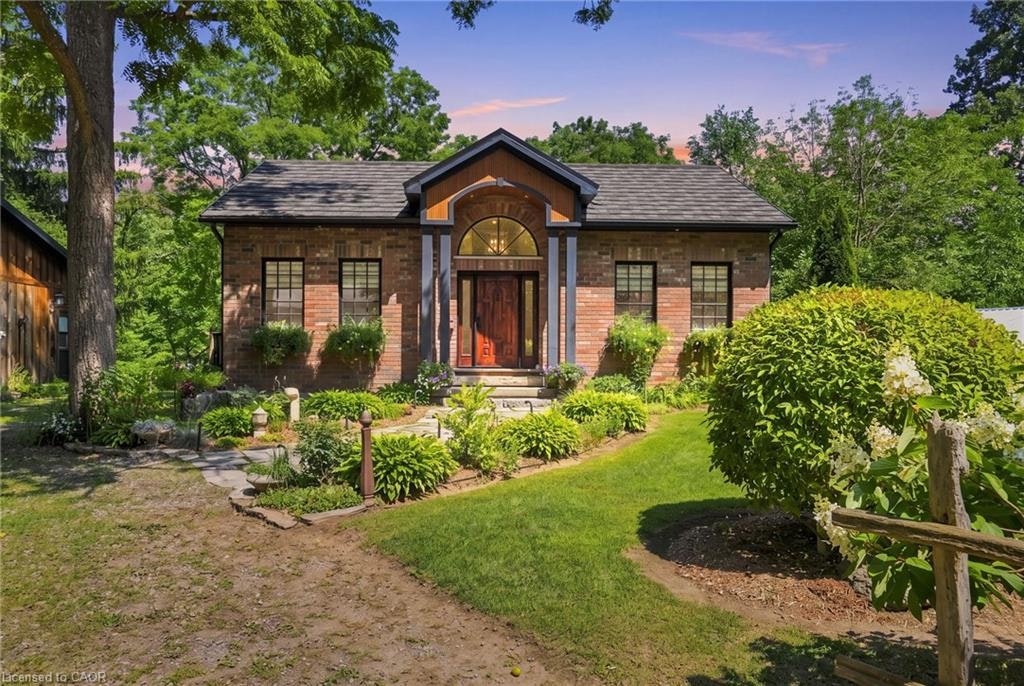 376 Moxley Road, Hamilton, ON, L9H 5L5