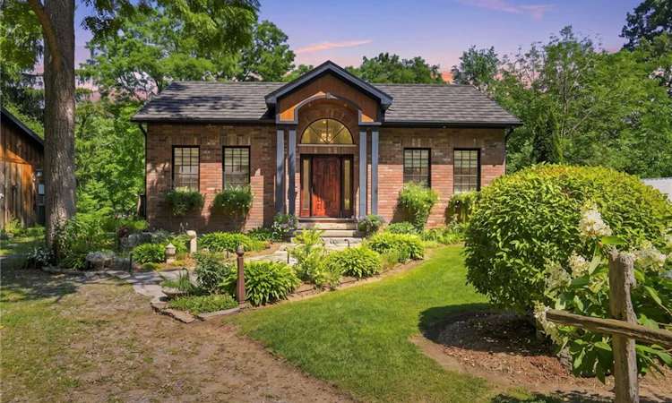 376 Moxley Road