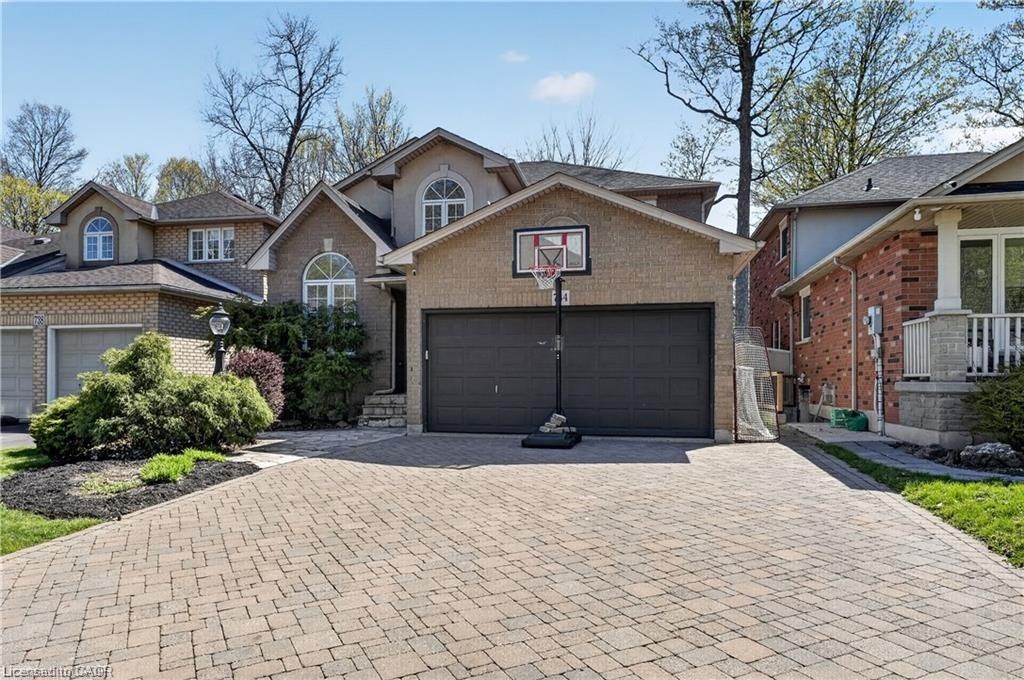 734 Brigadoon Drive, Hamilton, ON, L9C 7S2
