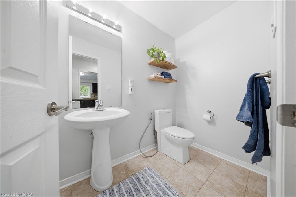 Upper-20 Webb Avenue, Brantford, ON, N3T 6S5 - 10
