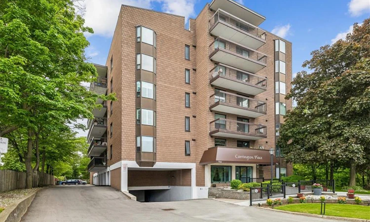 605-966 Queenston Road