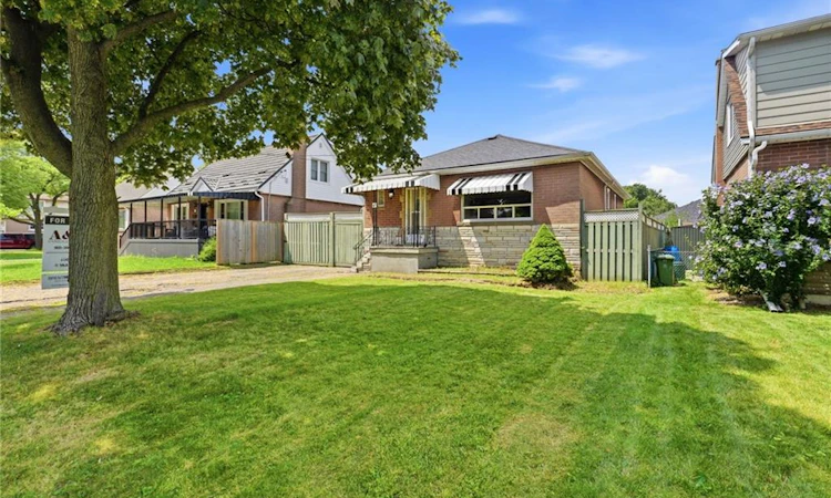 6 Seven Oaks Drive