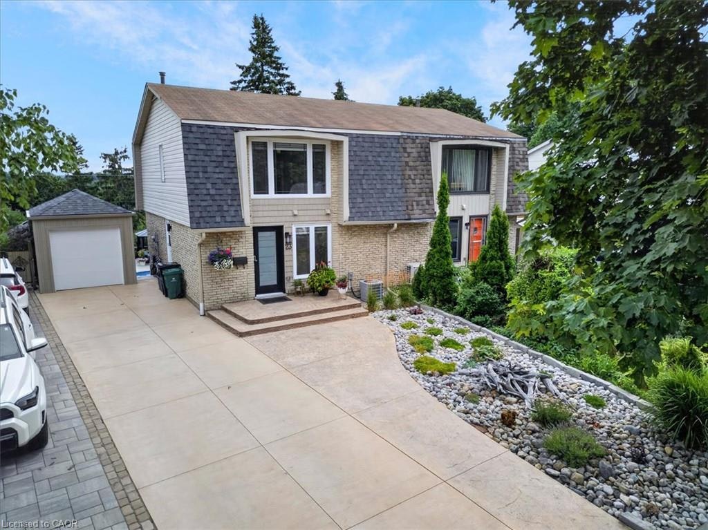 23 Briar Knoll Drive
