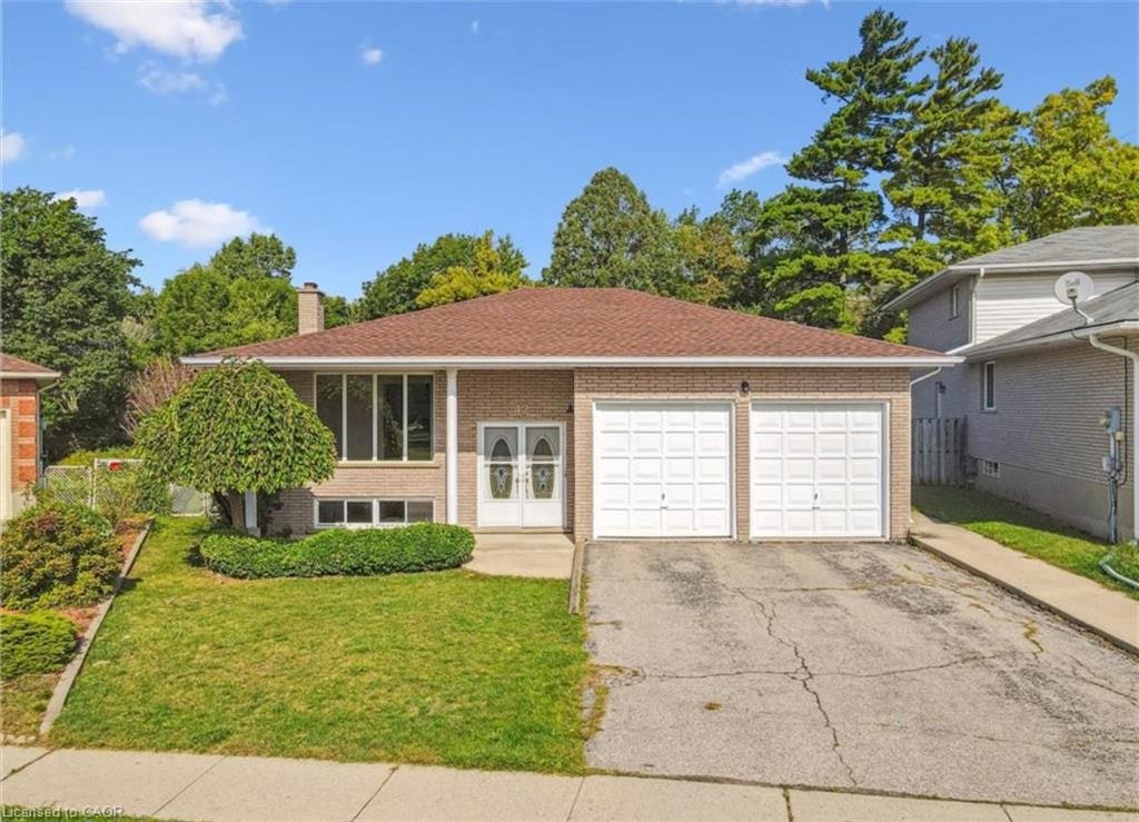 42 Azores Crescent, Cambridge, ON, N1R 7Z4