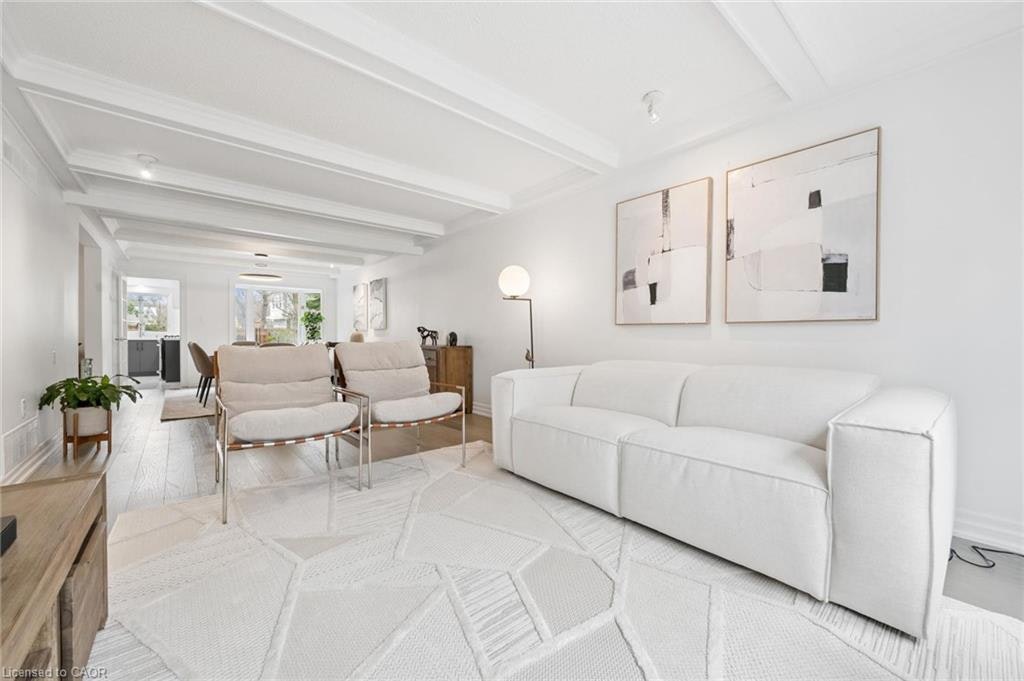 1194 Queen Victoria Avenue, Mississauga, ON, L5H 3H3