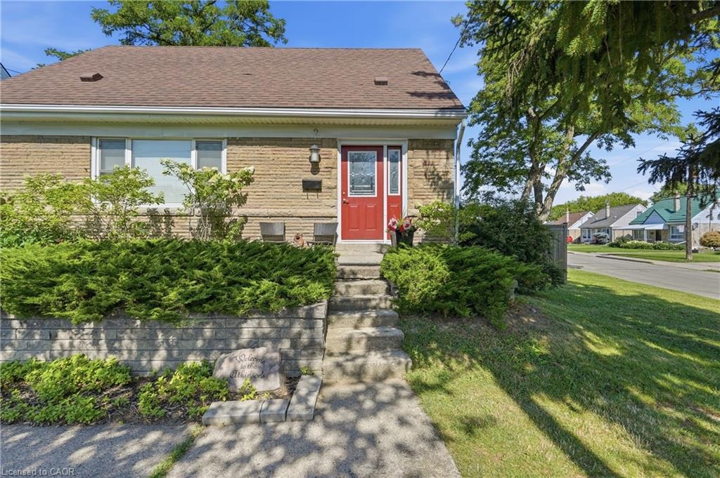 2 Aintree Court, Hamilton, ON, L8K 4R9